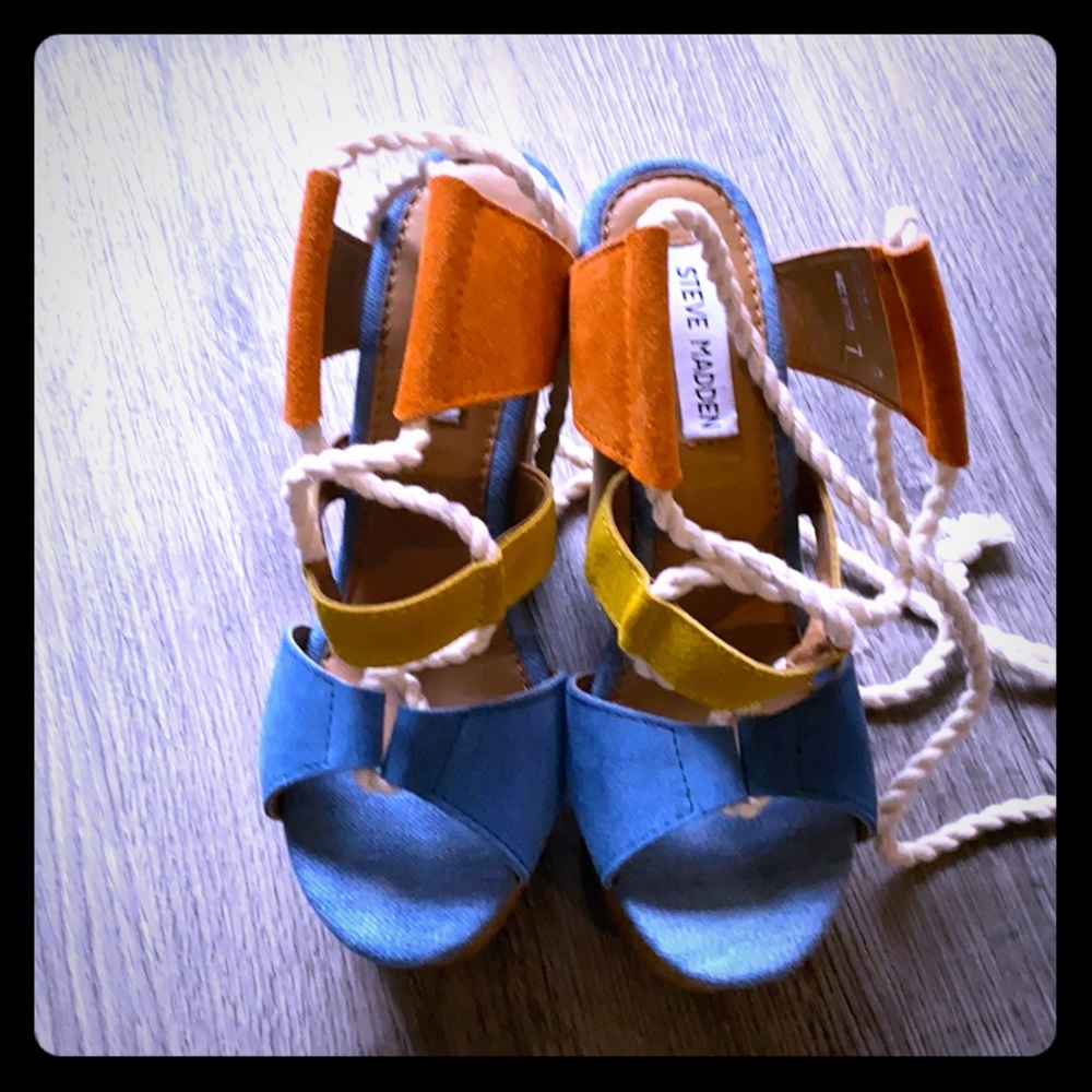 Color block wedge shoes